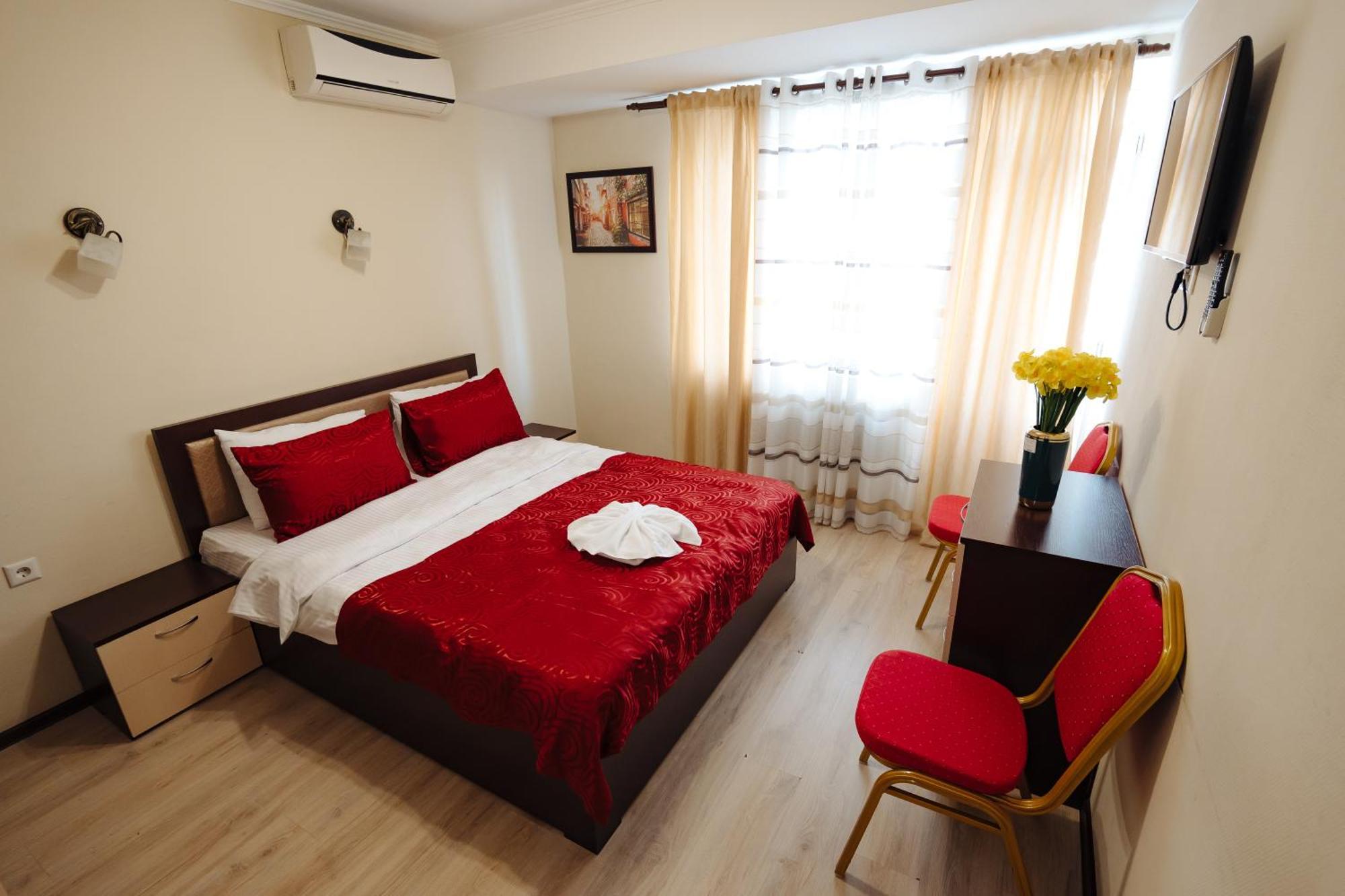 Lolo'S Bliss Hotel คีชีเนา ภายนอก รูปภาพ