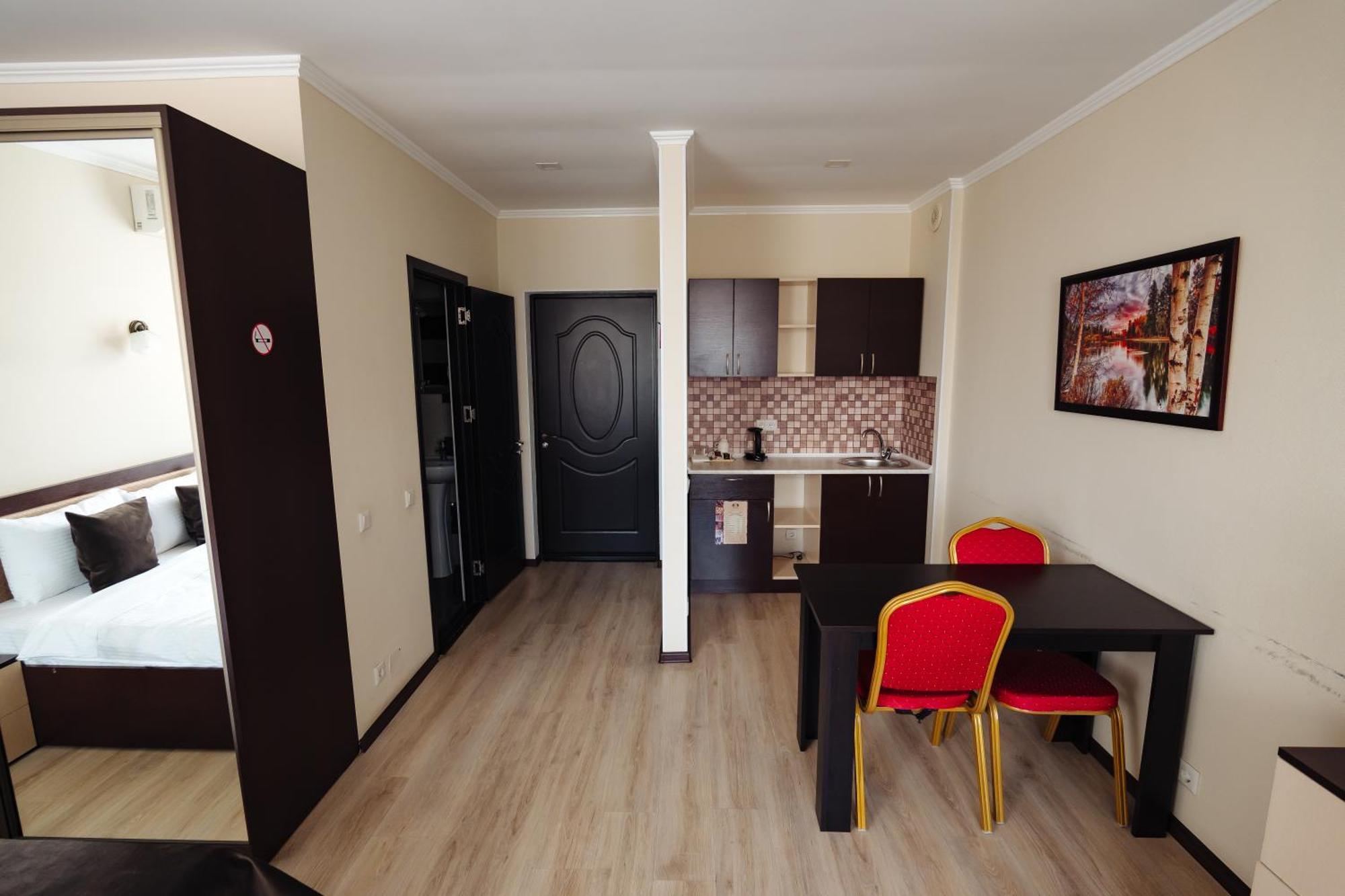Lolo'S Bliss Hotel คีชีเนา ภายนอก รูปภาพ