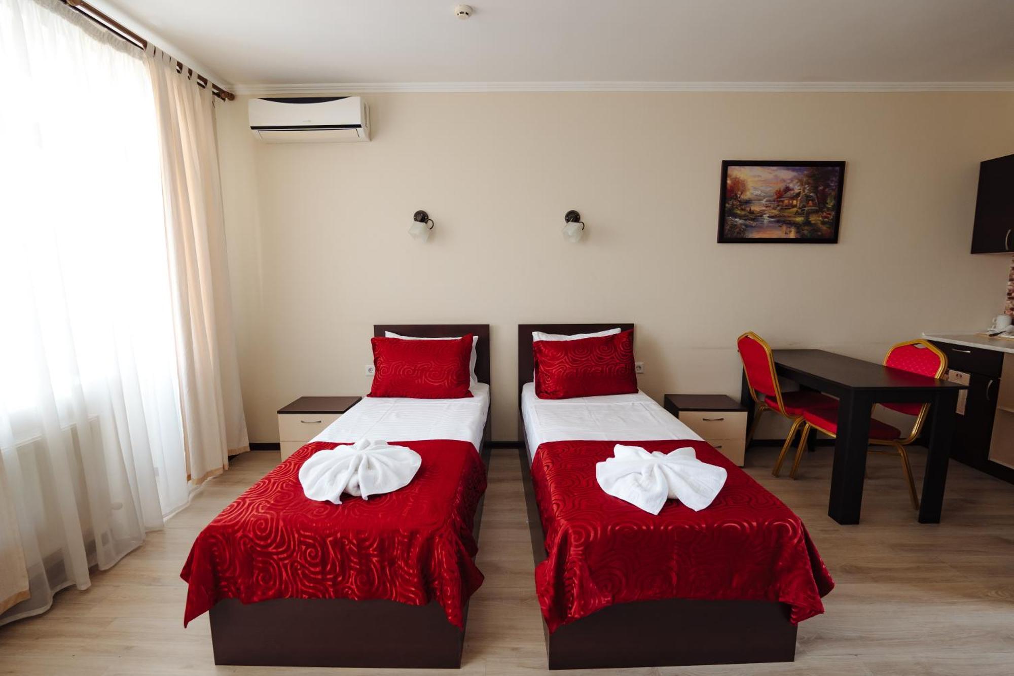 Lolo'S Bliss Hotel คีชีเนา ภายนอก รูปภาพ